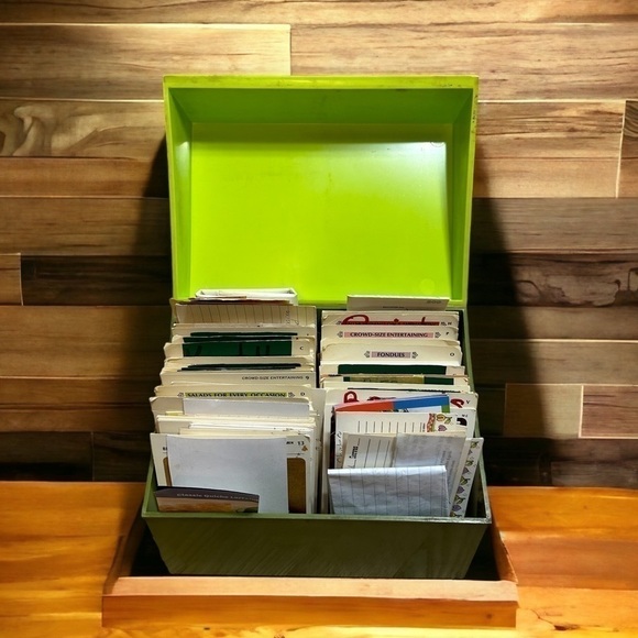 Vintage Betty Crocker Recipe Card Library Collection Lime Green Box Hand Written - Picture 1 of 7